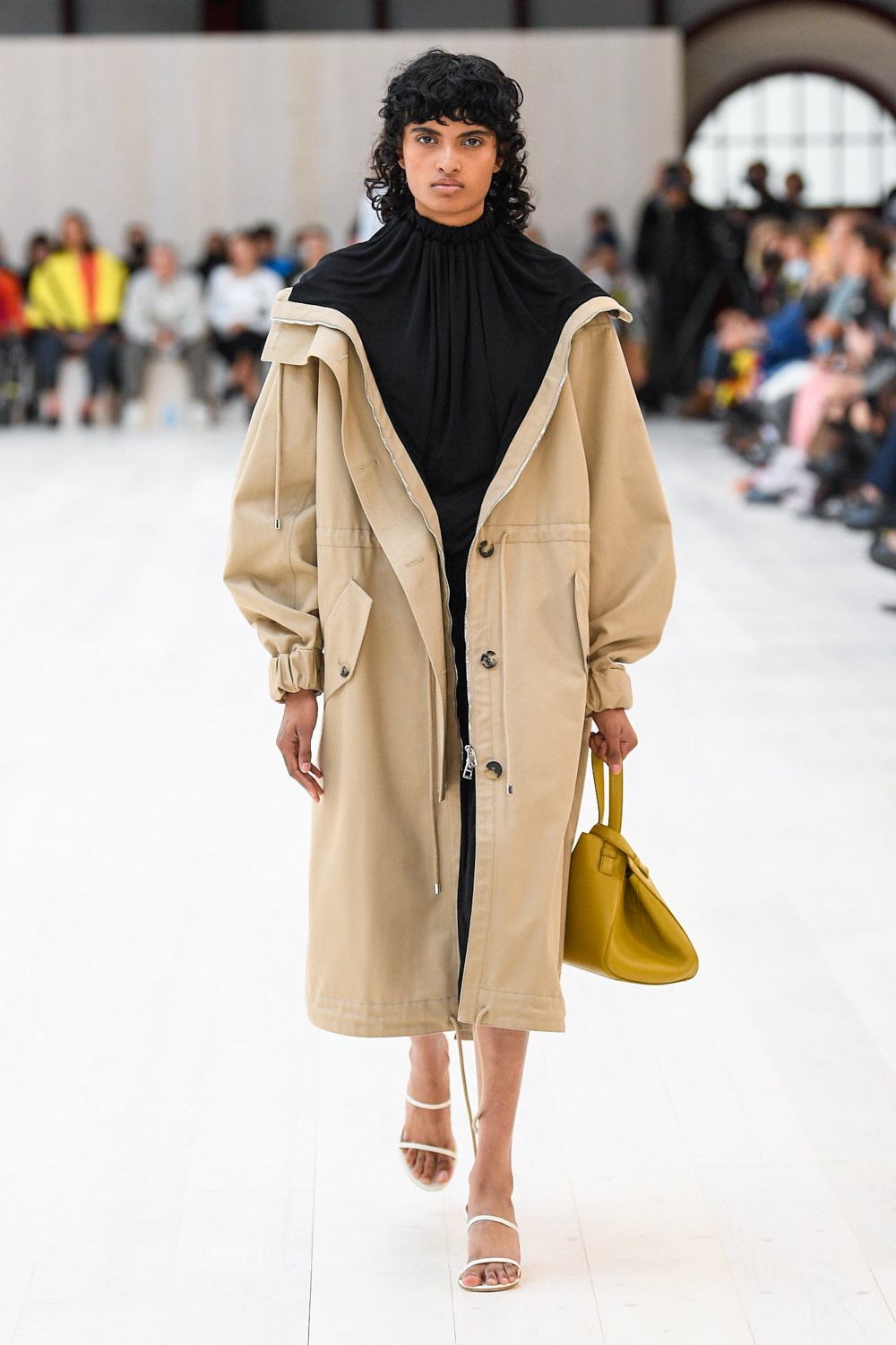 Loewe Spring 2022 Fashion Show | The Impression