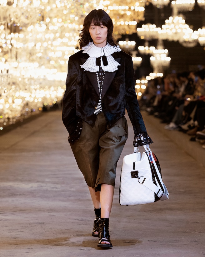 Louis Vuitton Shanghai Spring 2022 Fashion Show | The Impression