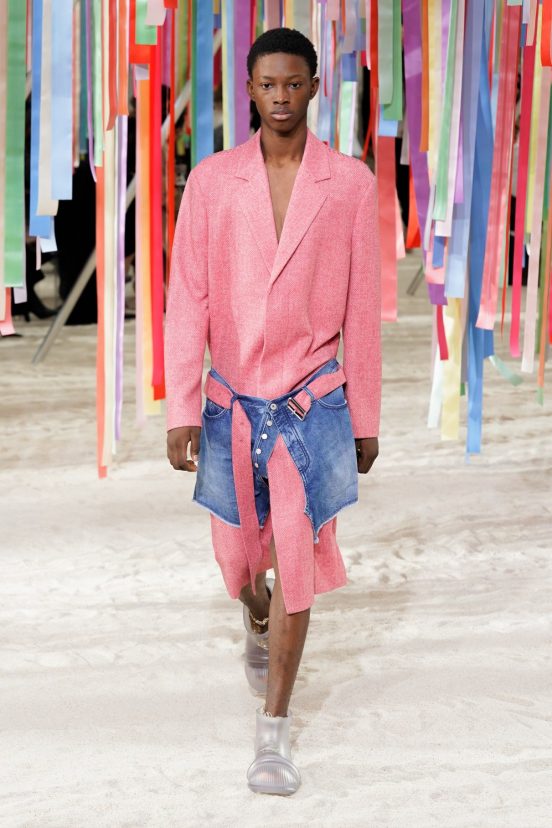 Loewe Fall 2022 Men’s Fashion Show