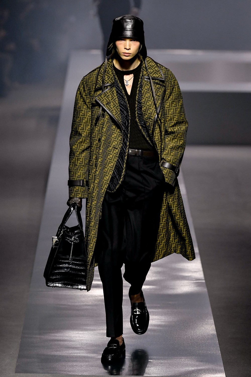 Fendi Fall 2022 Men’s Fashion Show | The Impression