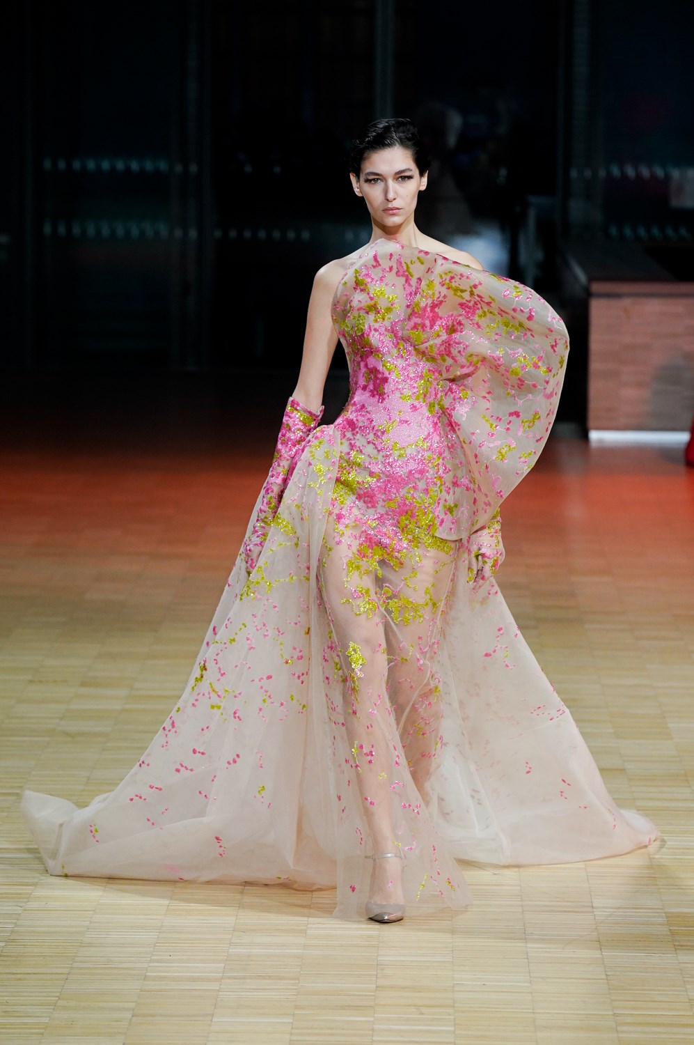 Elie Saab Spring 2022 Couture Fashion Show Review | The Impression