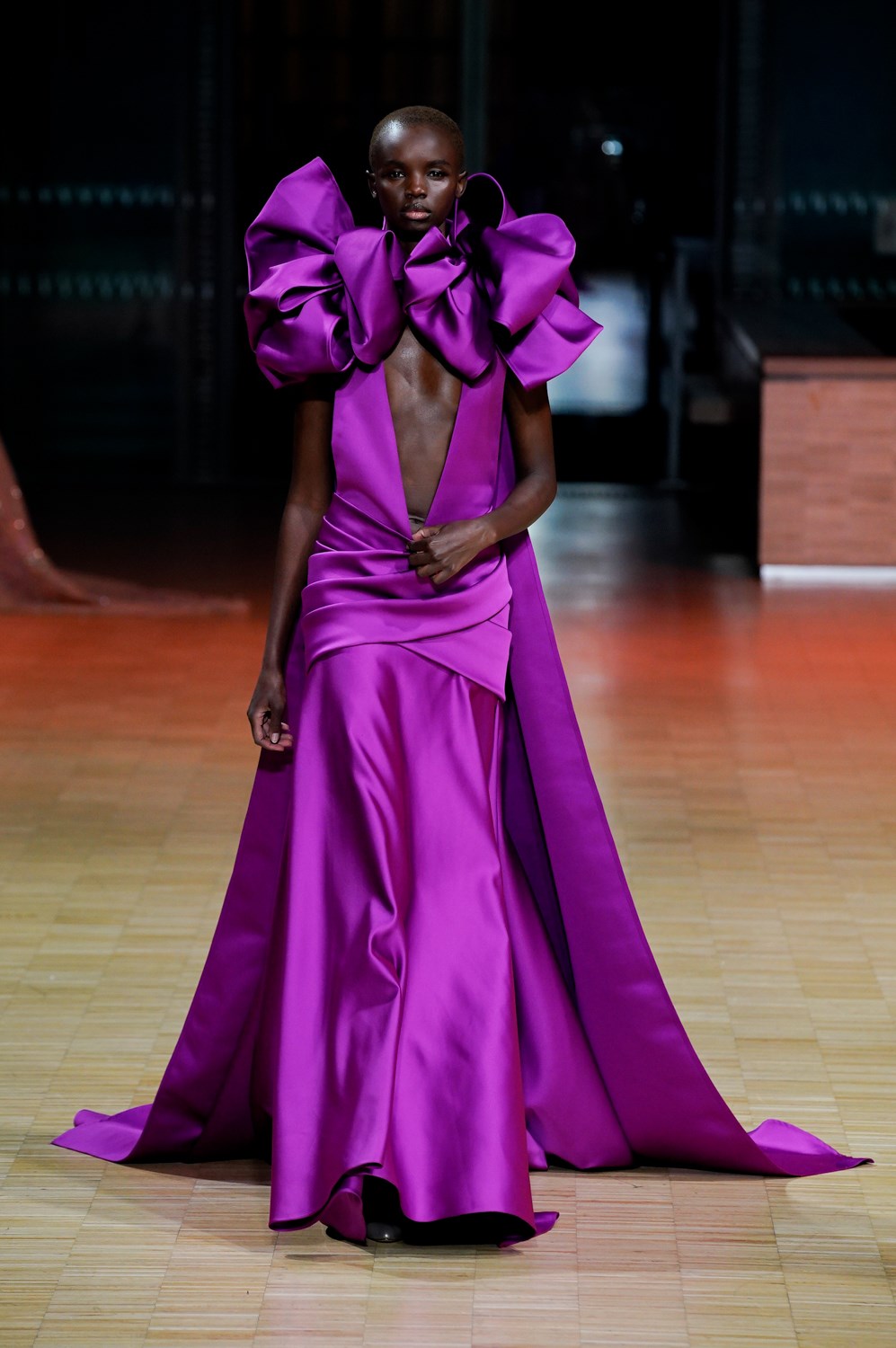 Elie Saab Spring 2022 Couture Fashion Show Review | The Impression