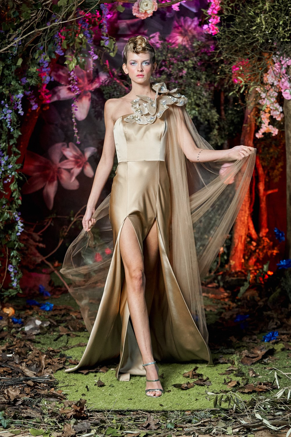 La Metamorphose Spring 2022 Couture Fashion Show