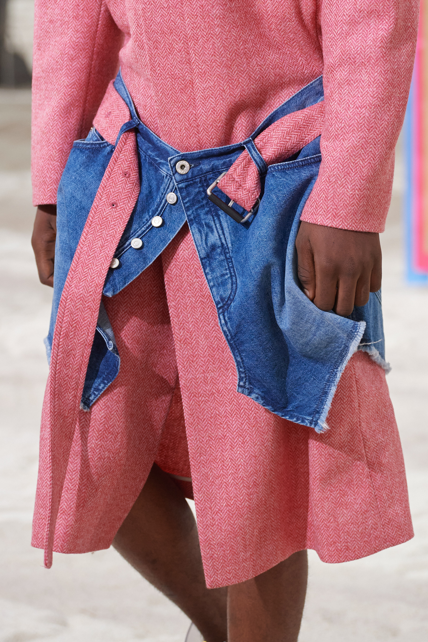 Loewe Fall 2022 Men’s Fashion Show Details Fashion Show