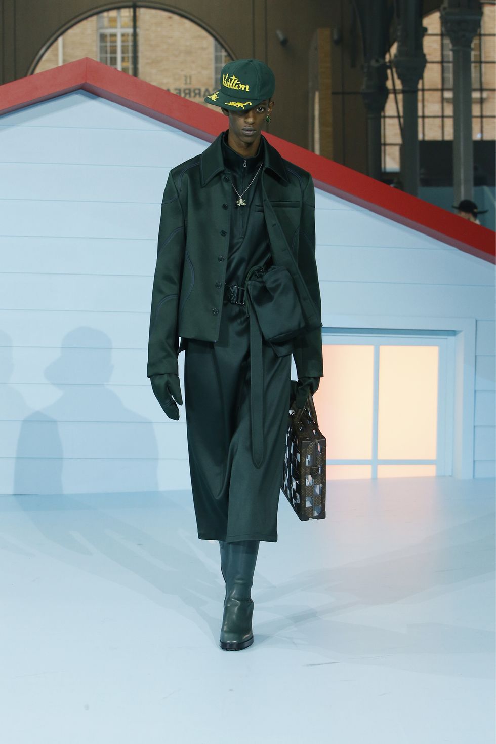 Louis Vuitton Fall 2022 Men’s Fashion Show | The Impression