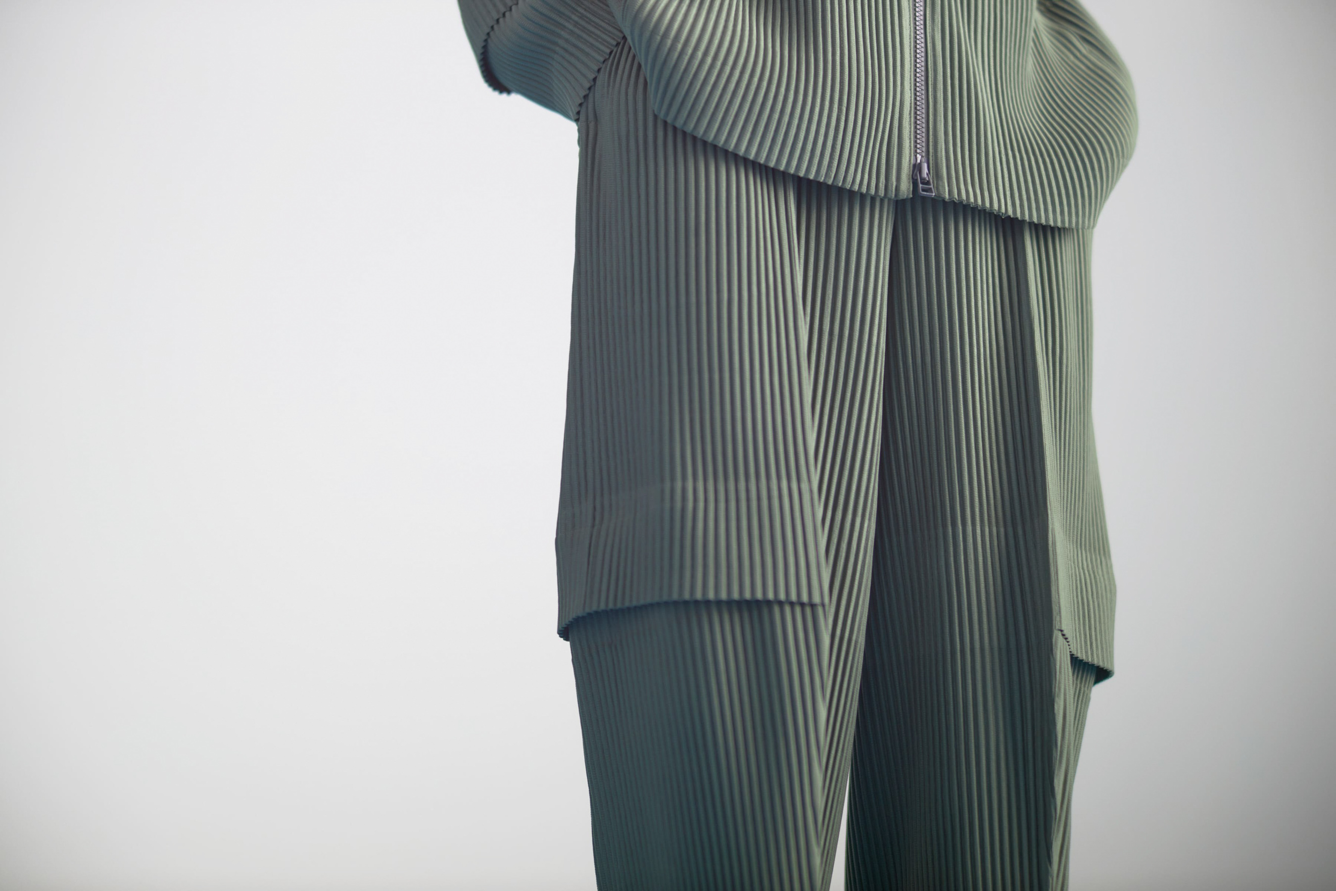 Issey Miyake Fall 2022 Men’s Fashion Show Backstage Fashion Show