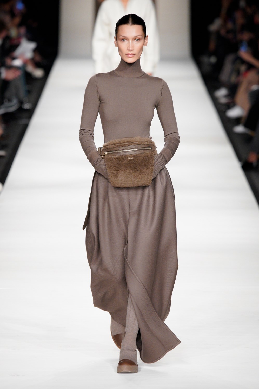 Max Mara Fall 2022 Fashion Show