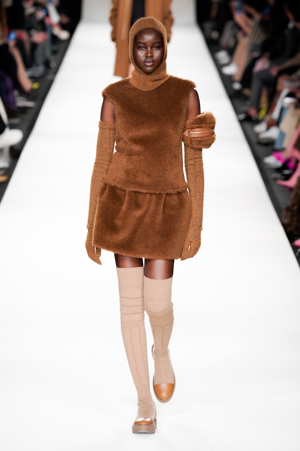 Max Mara Fall 2022 Fashion Show