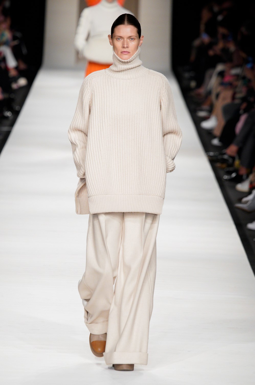 Max Mara Fall 2022 Fashion Show