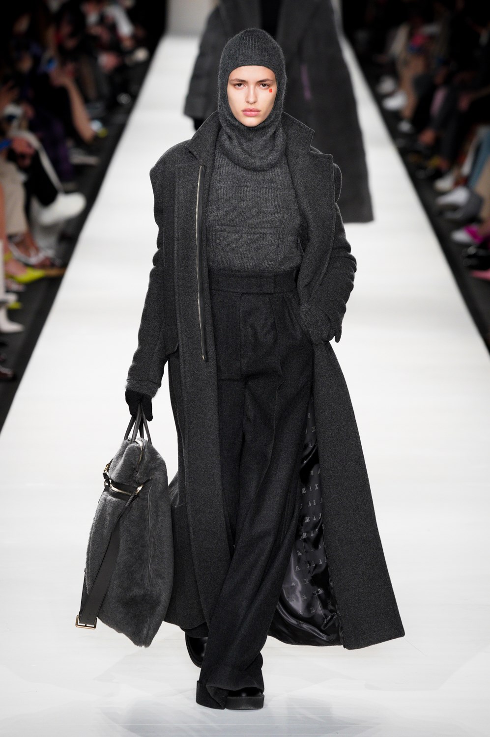 Max Mara Fall 2022 Fashion Show