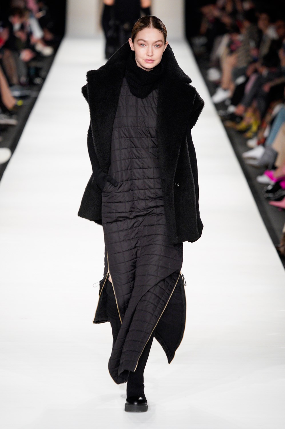 Max Mara Fall 2022 Fashion Show | The Impression