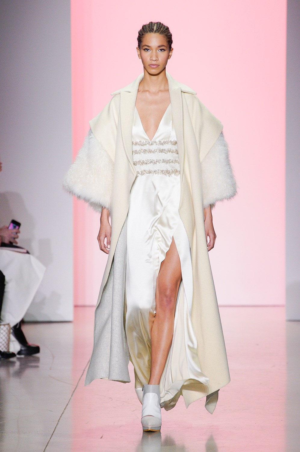 Son Jung Wan Fall 2022 Fashion Show