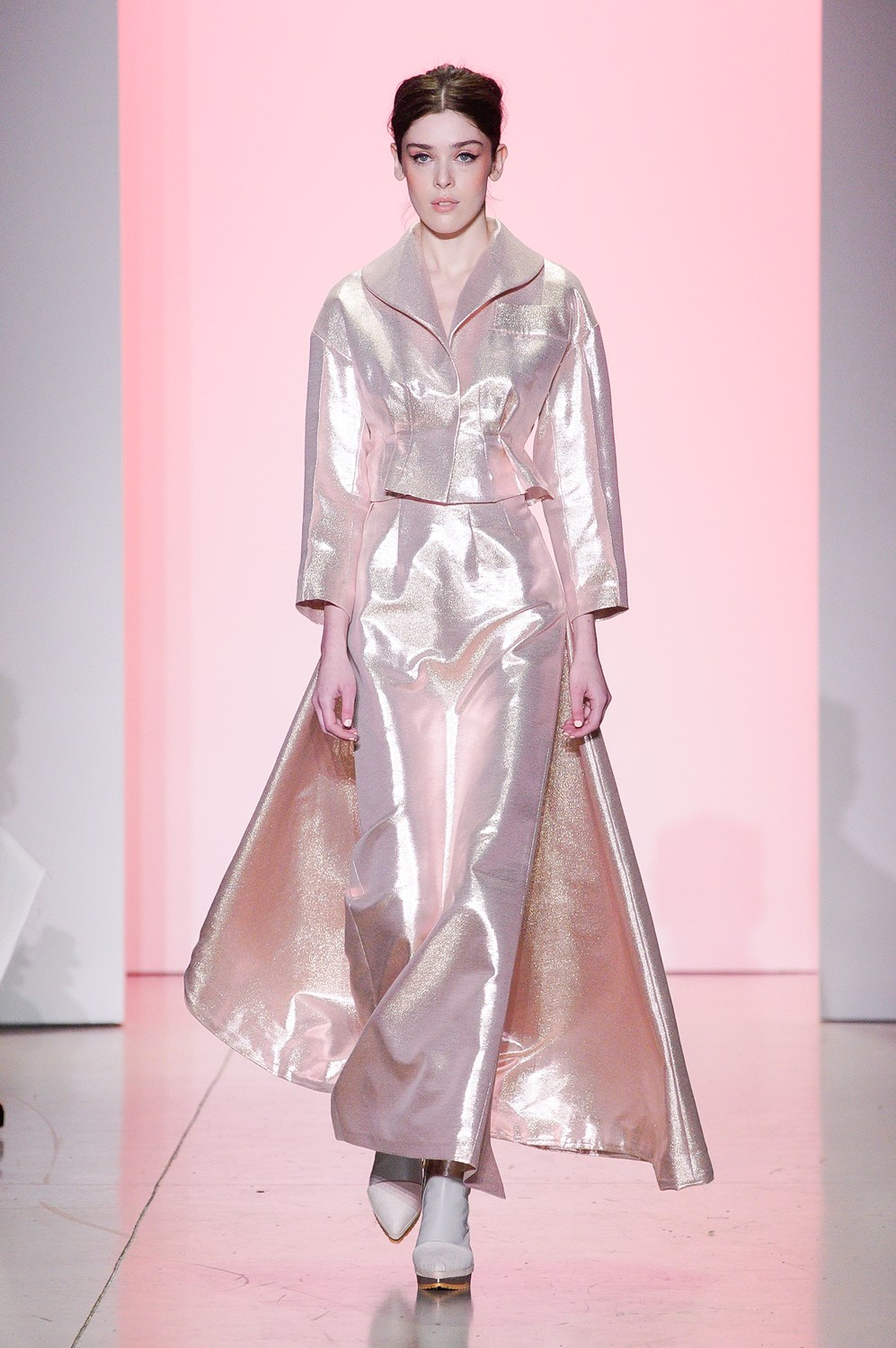 Son Jung Wan Fall 2022 Fashion Show