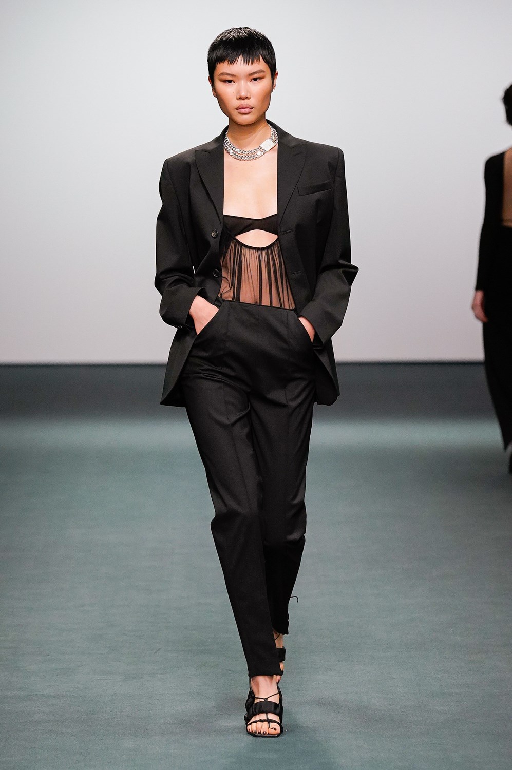 Nensi Dojaka Fall 2022 Fashion Show
