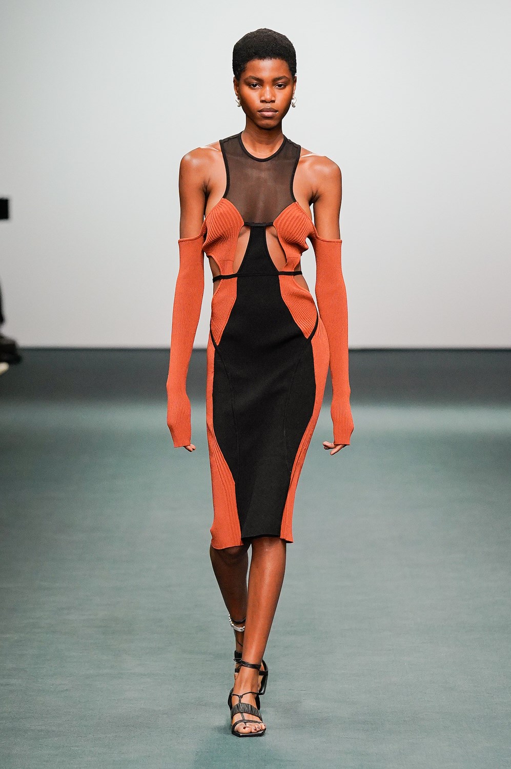 Nensi Dojaka Fall 2022 Fashion Show