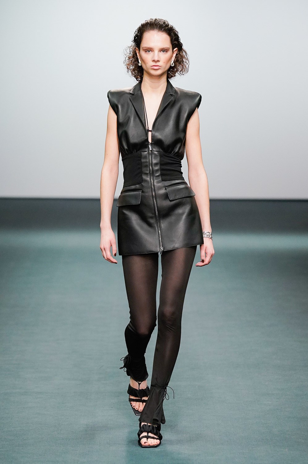 Nensi Dojaka Fall 2022 Fashion Show