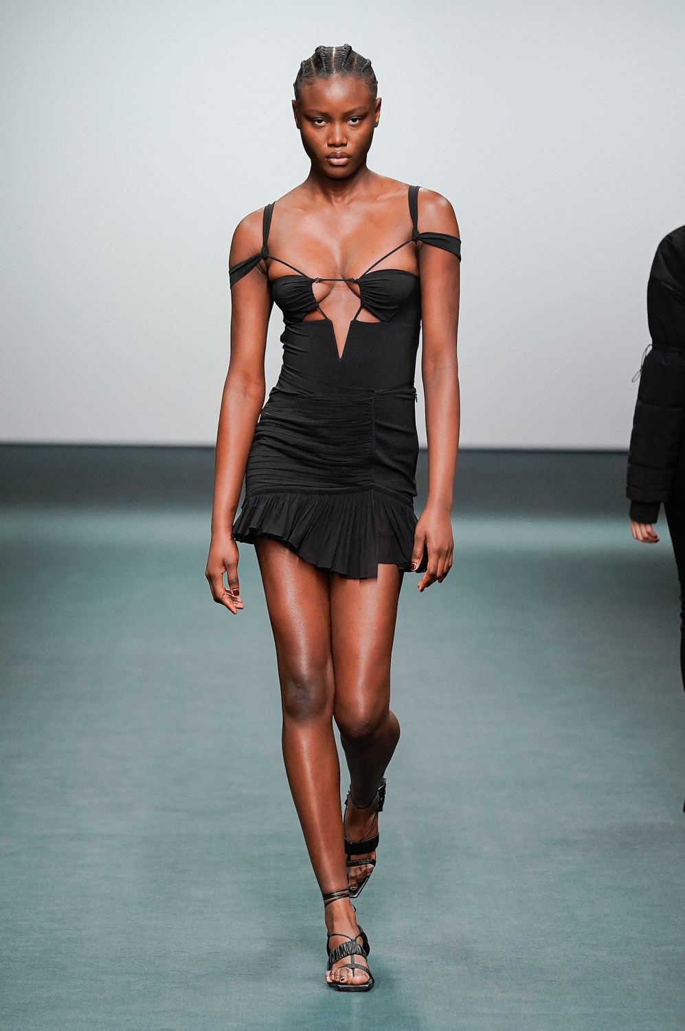 Nensi Dojaka Fall 2022 Fashion Show