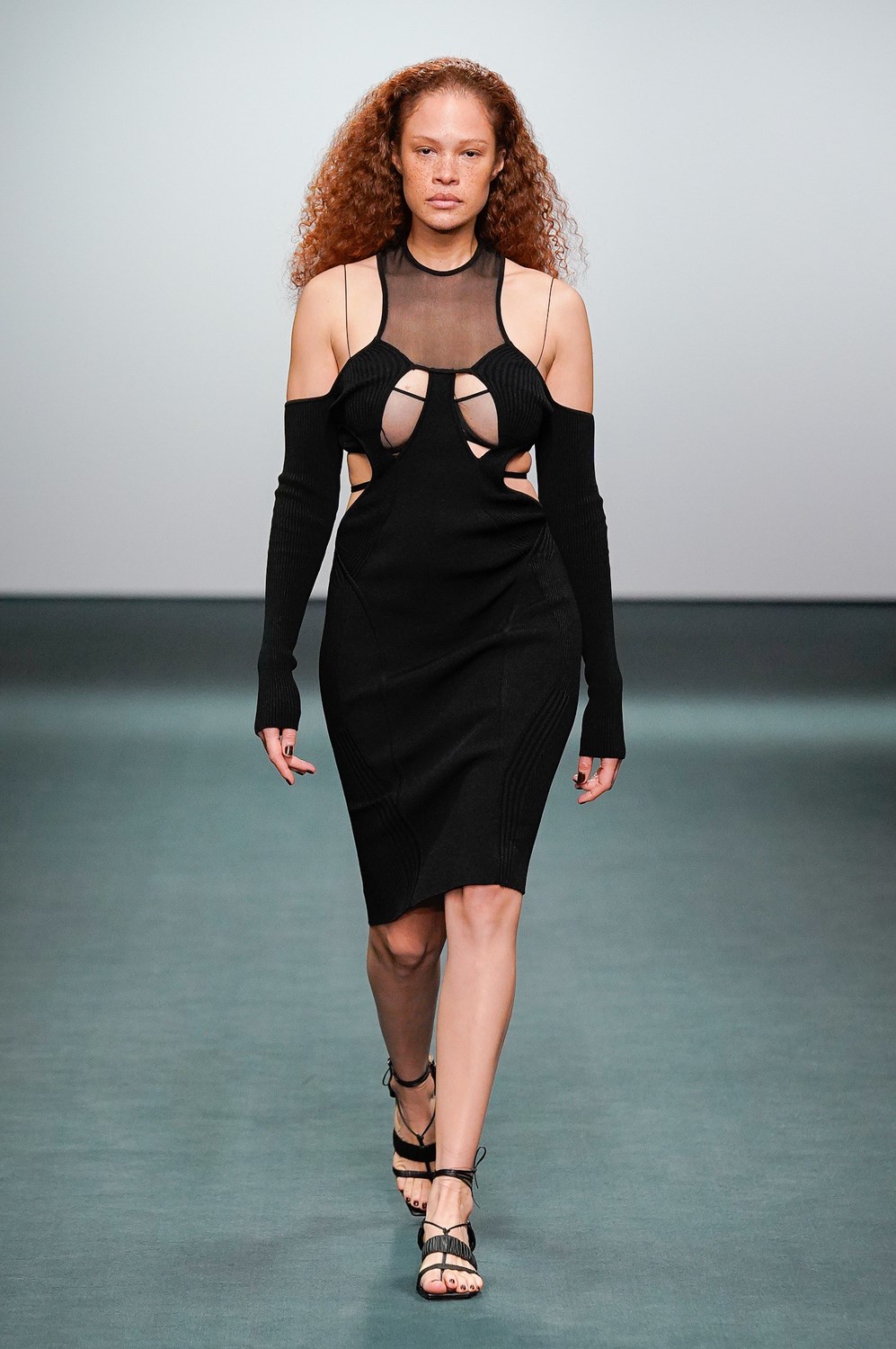 Nensi Dojaka Fall 2022 Fashion Show