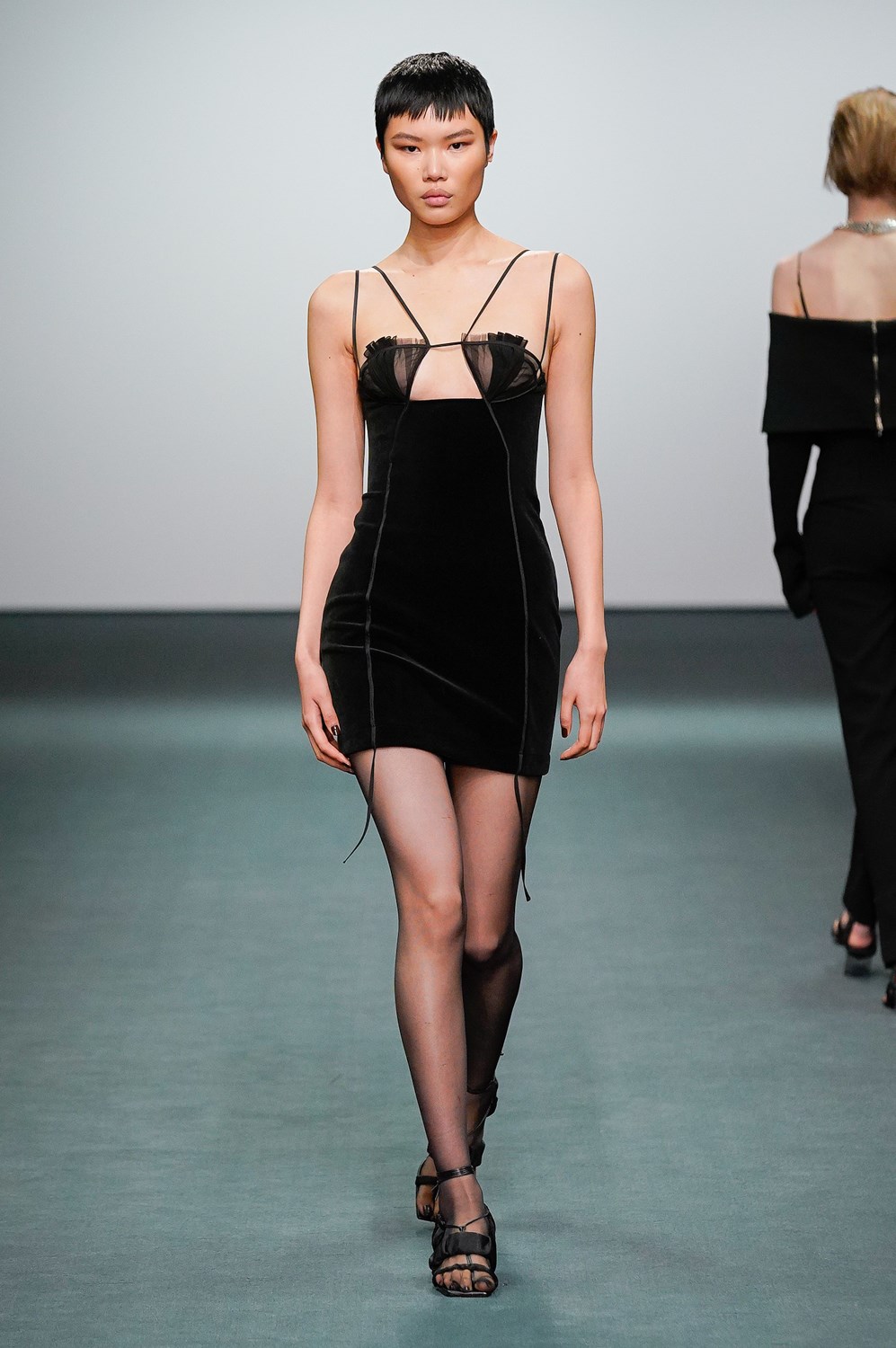 Nensi Dojaka Fall 2022 Fashion Show