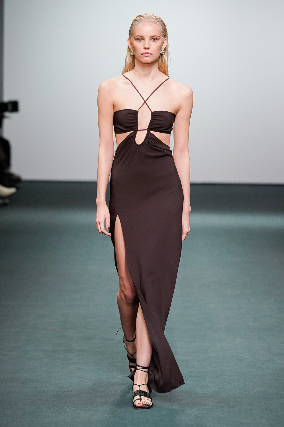 Nensi Dojaka Fall 2022 Fashion Show