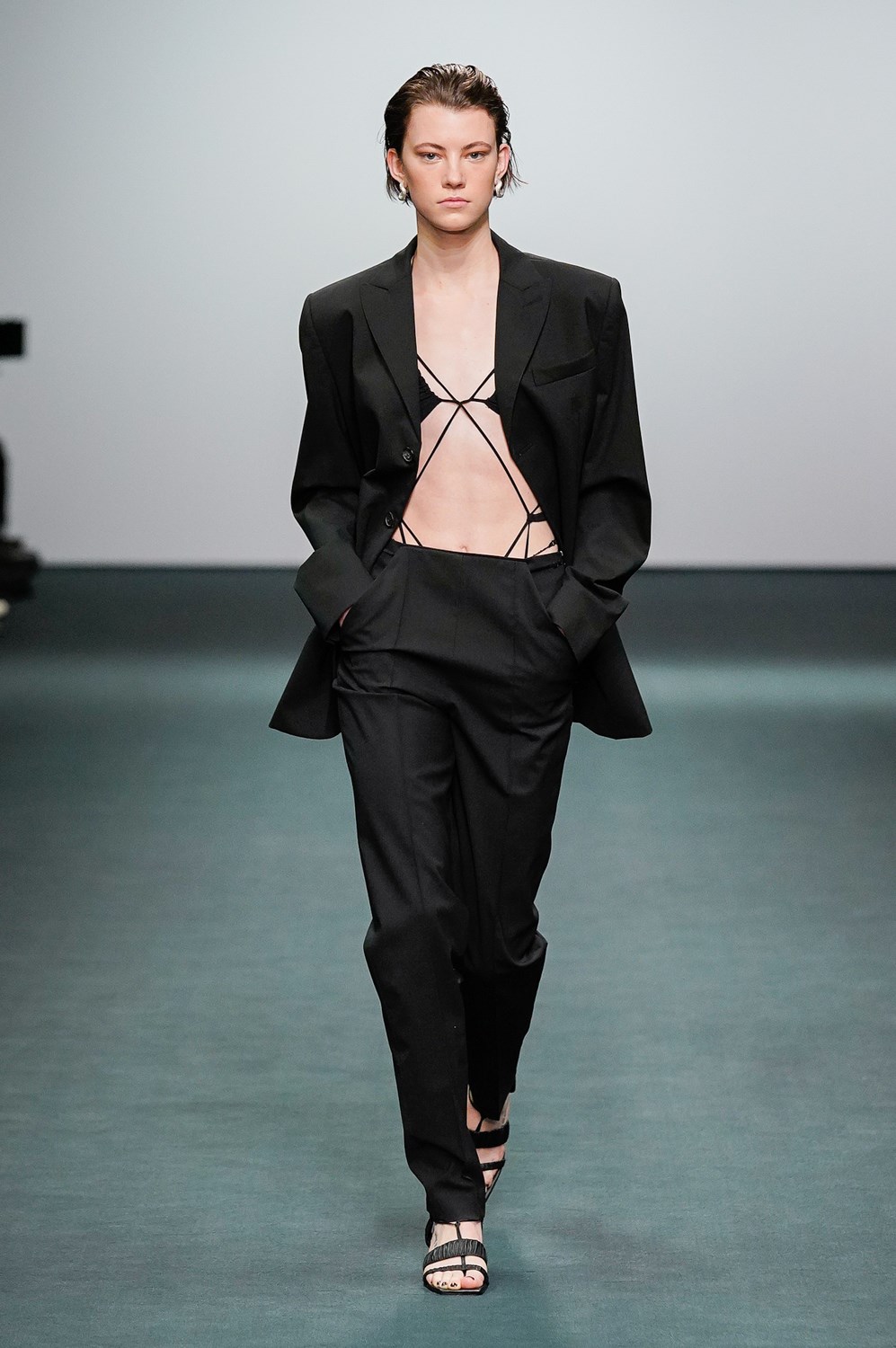 Nensi Dojaka Fall 2022 Fashion Show
