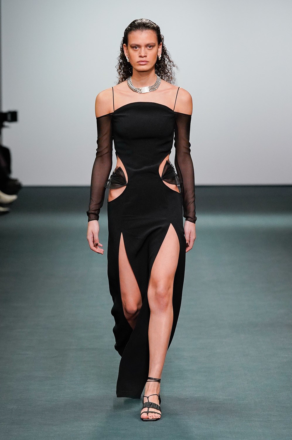 Nensi Dojaka Fall 2022 Fashion Show