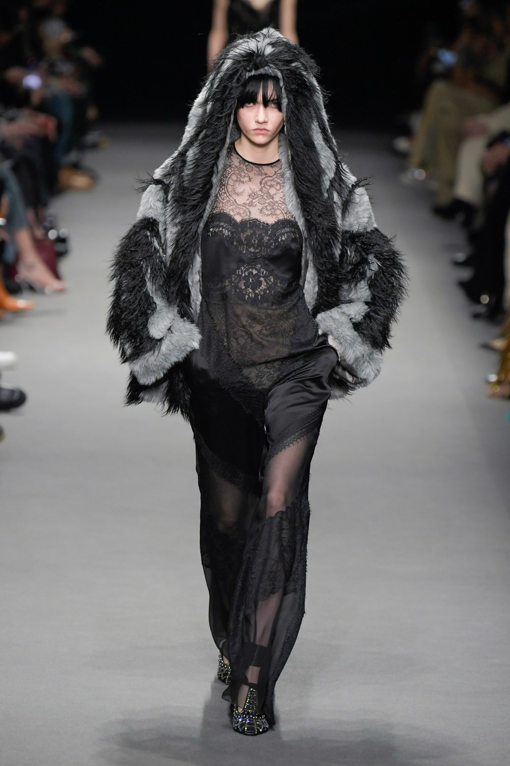 Alberta Ferretti Fall 2022 Fashion Show