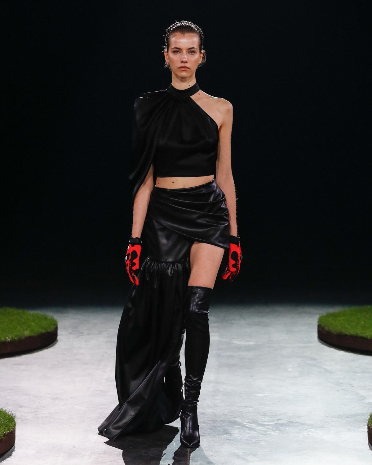 David Koma Fall 2022 Fashion Show | The Impression