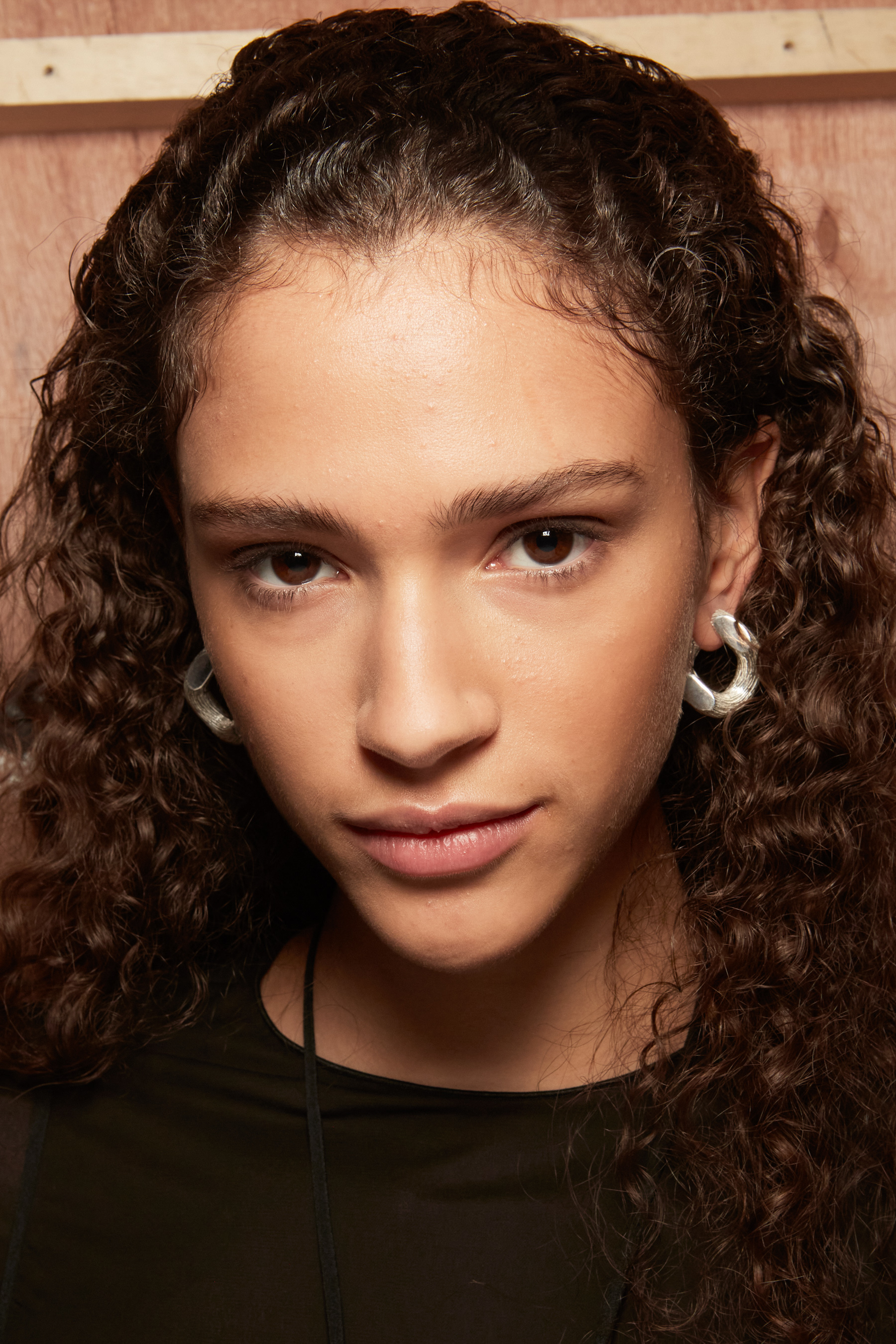 Nensi Dojaka Fall 2022 Fashion Show Backstage