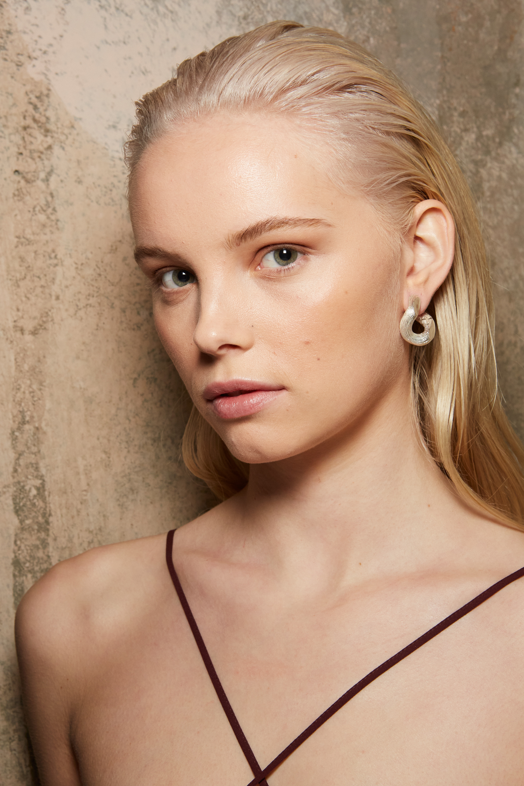 Nensi Dojaka Fall 2022 Fashion Show Backstage