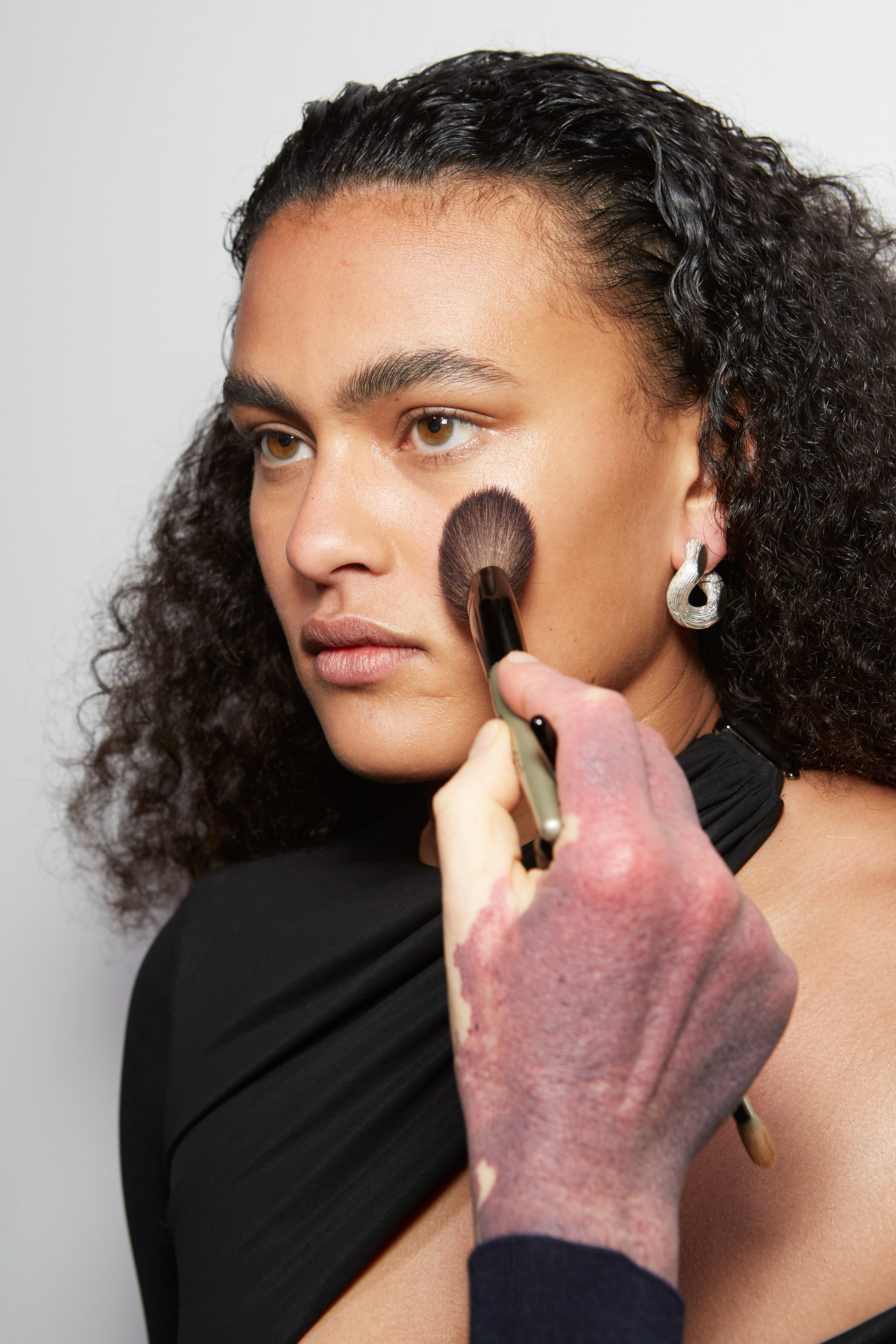 Nensi Dojaka Fall 2022 Fashion Show Backstage
