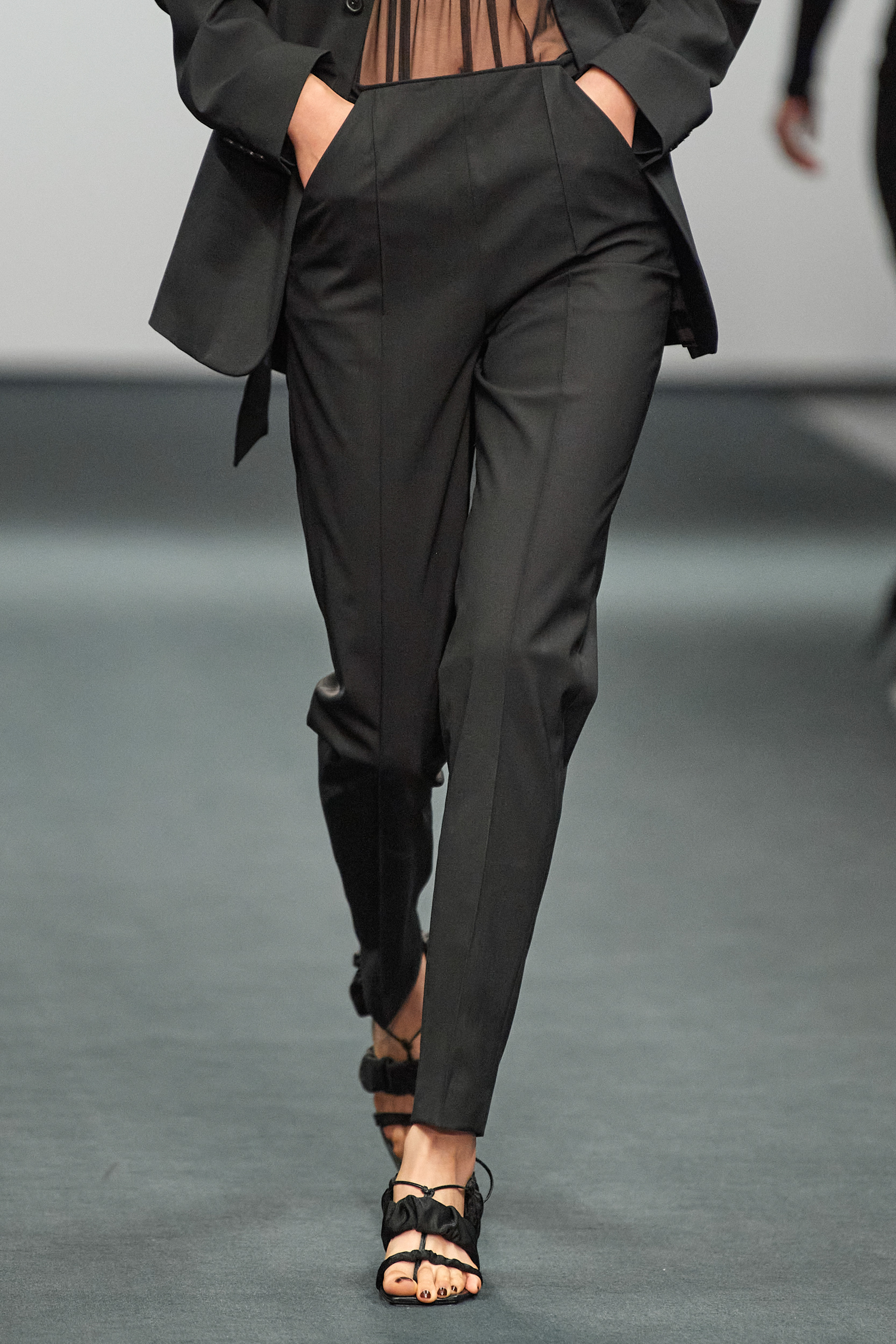 Nensi Dojaka Fall 2022 Fashion Show Details Fashion Show