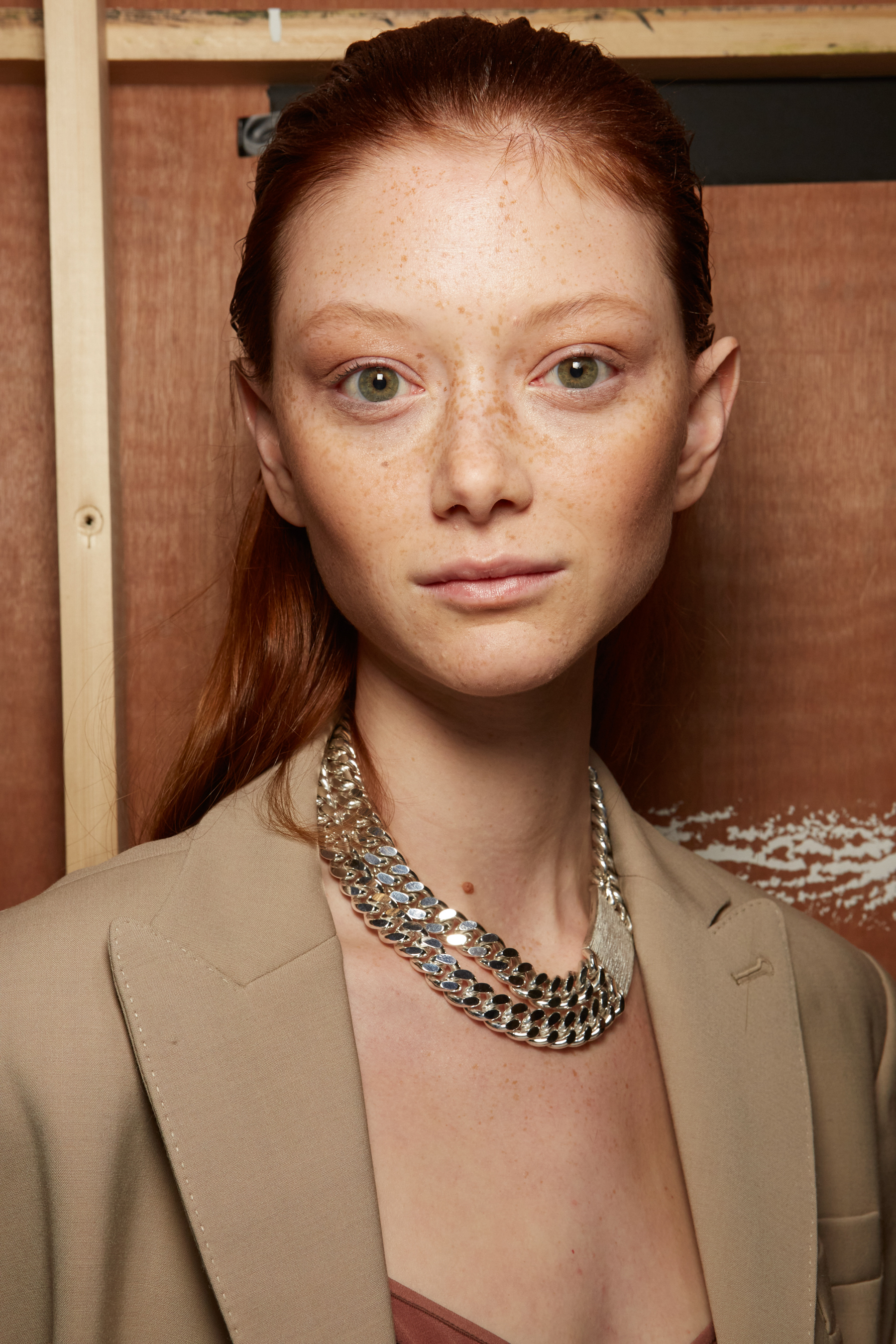 Nensi Dojaka Fall 2022 Fashion Show Backstage Fashion Show