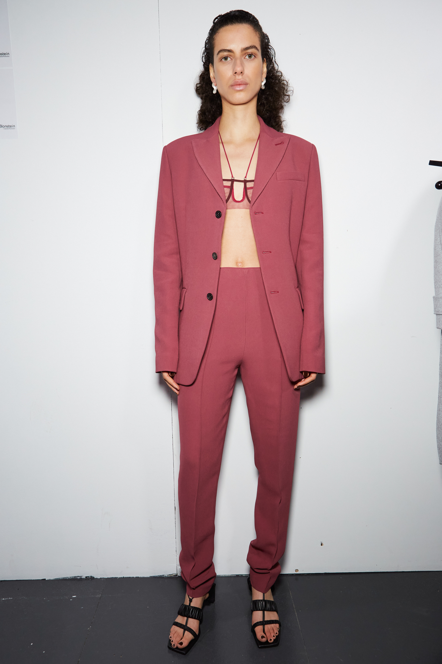 Nensi Dojaka Fall 2022 Fashion Show Backstage Fashion Show