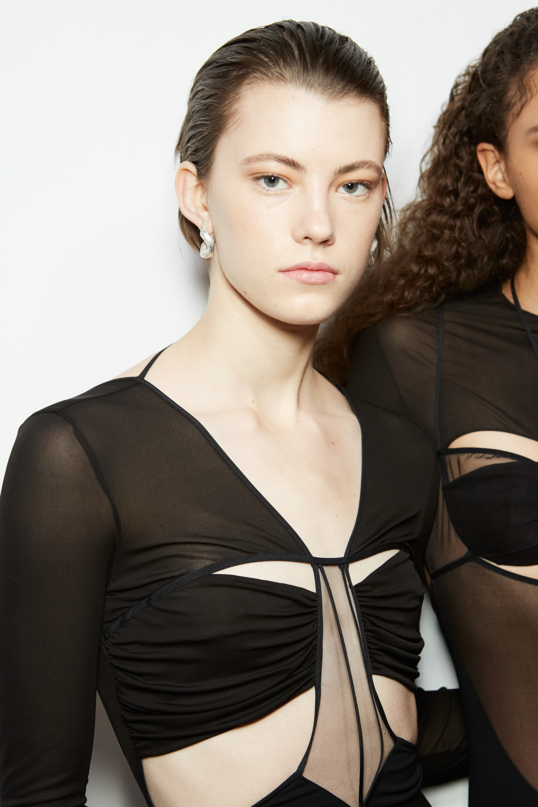 Nensi Dojaka Fall 2022 Fashion Show Backstage
