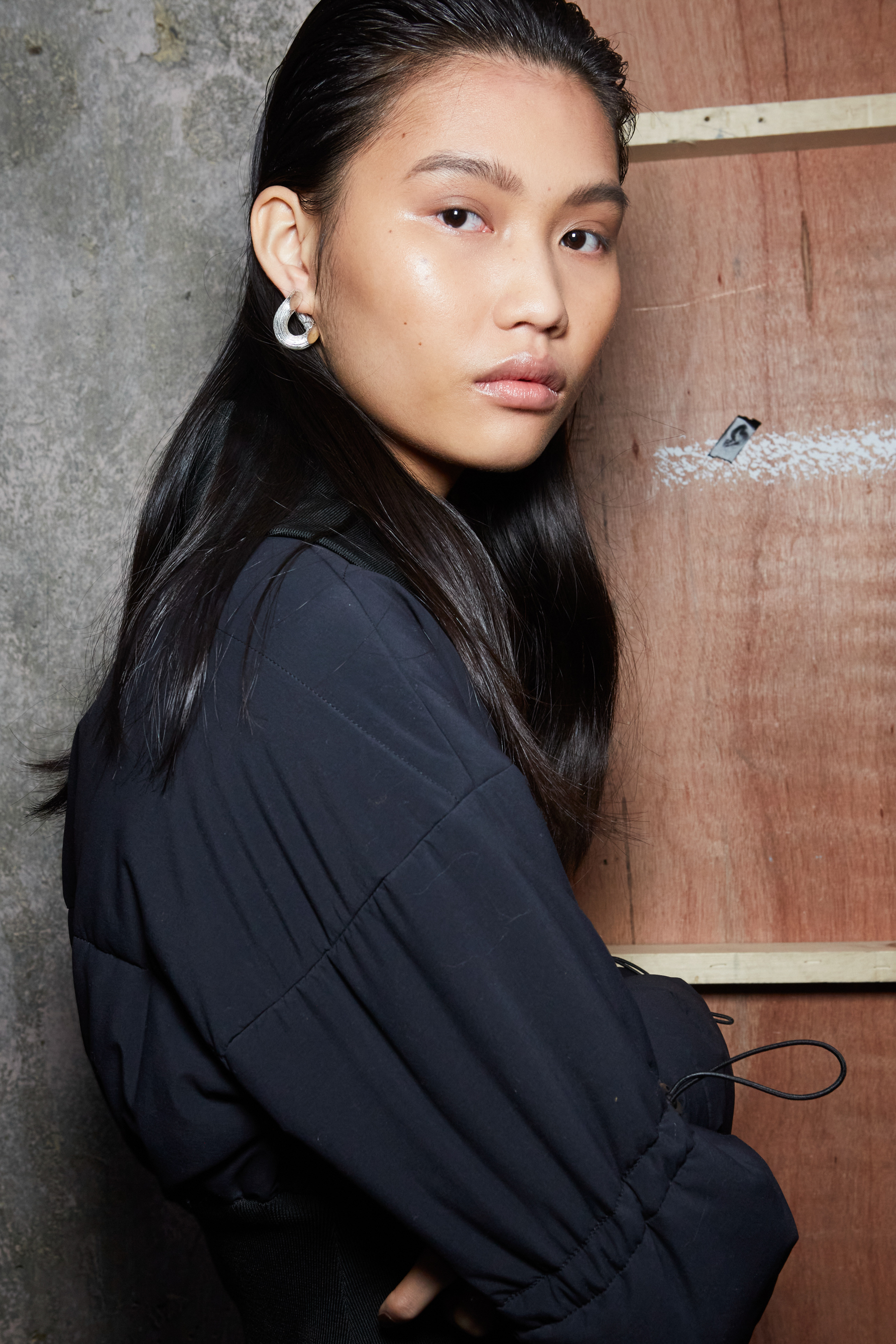 Nensi Dojaka Fall 2022 Fashion Show Backstage