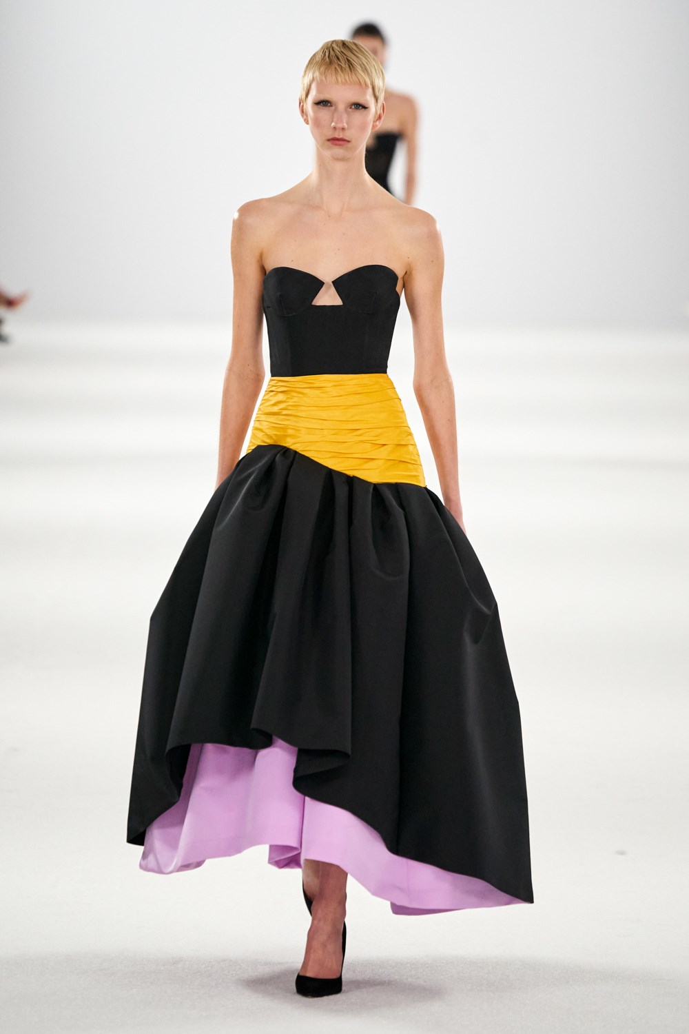 Carolina Herrera Fall 2022 Fashion Show