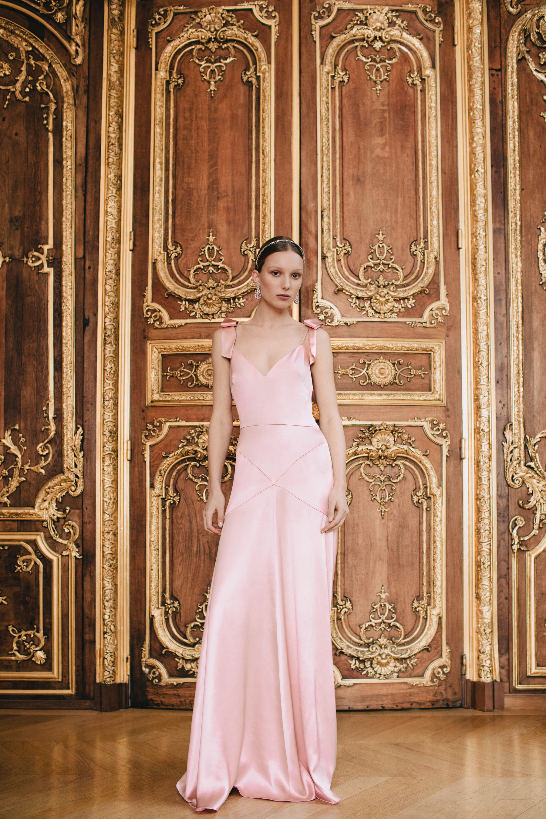 Monique Lhuillier Fall 2022 Fashion Show 