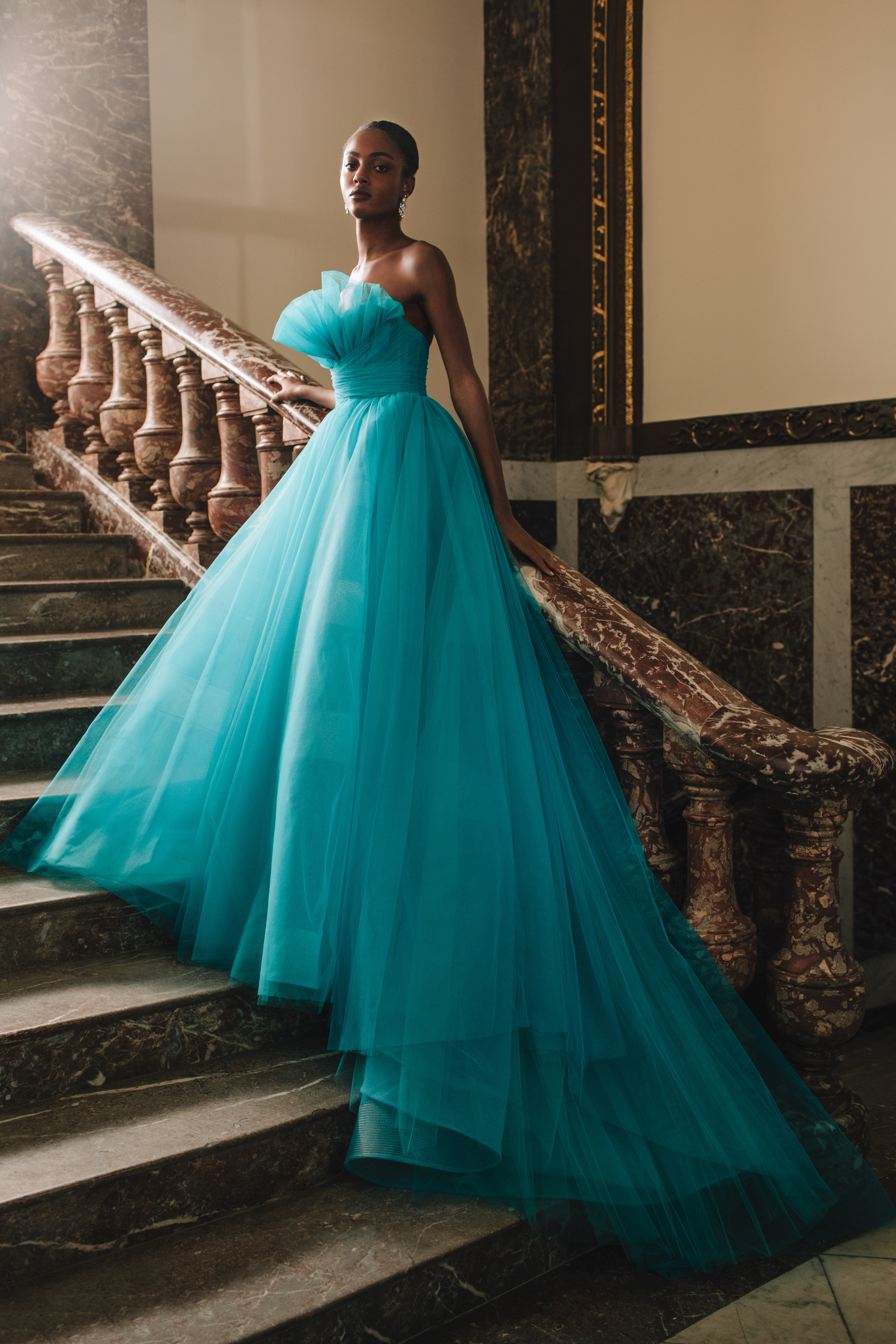 Monique Lhuillier Fall 2022 Fashion Show 
