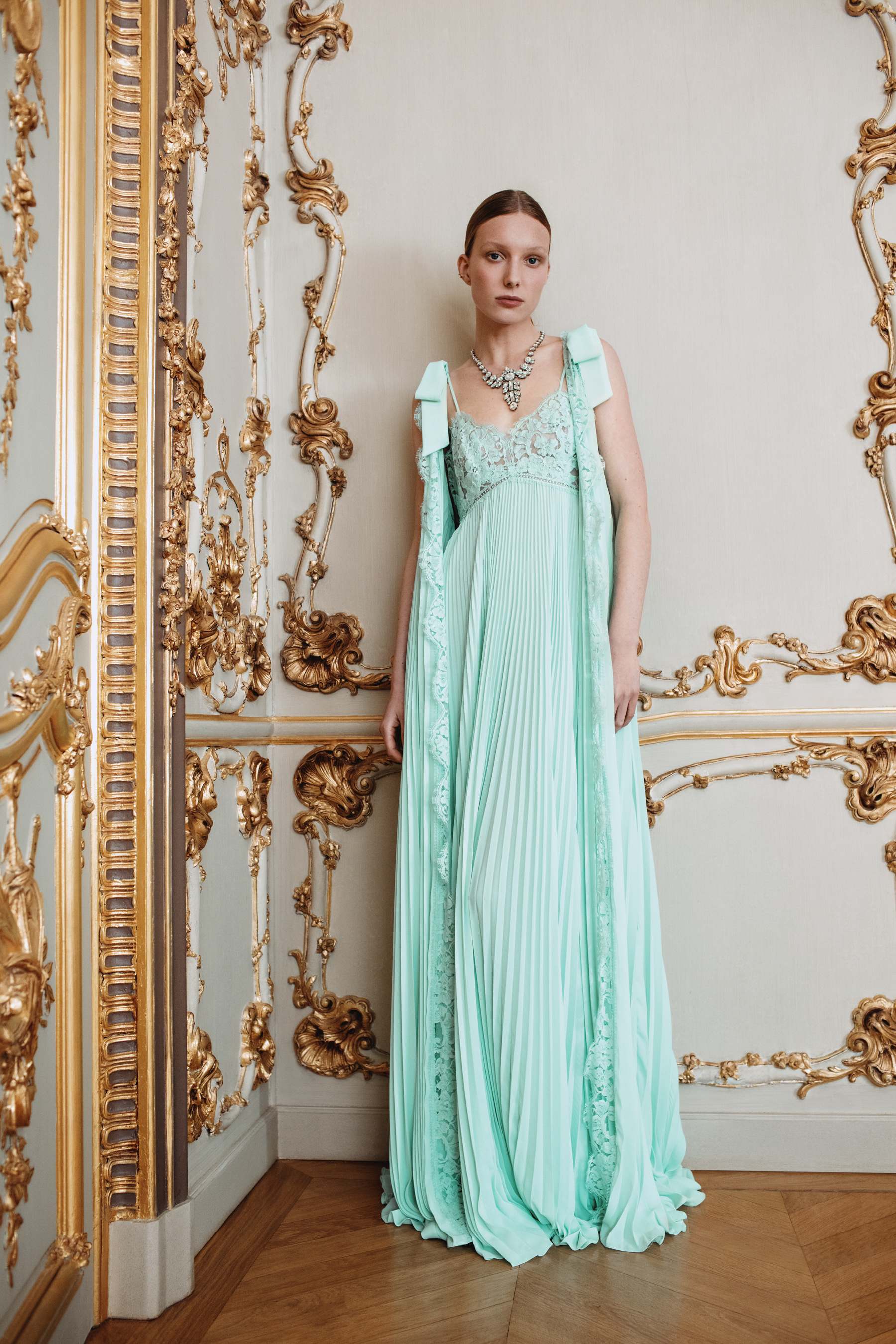 Monique Lhuillier Fall 2022 Fashion Show 