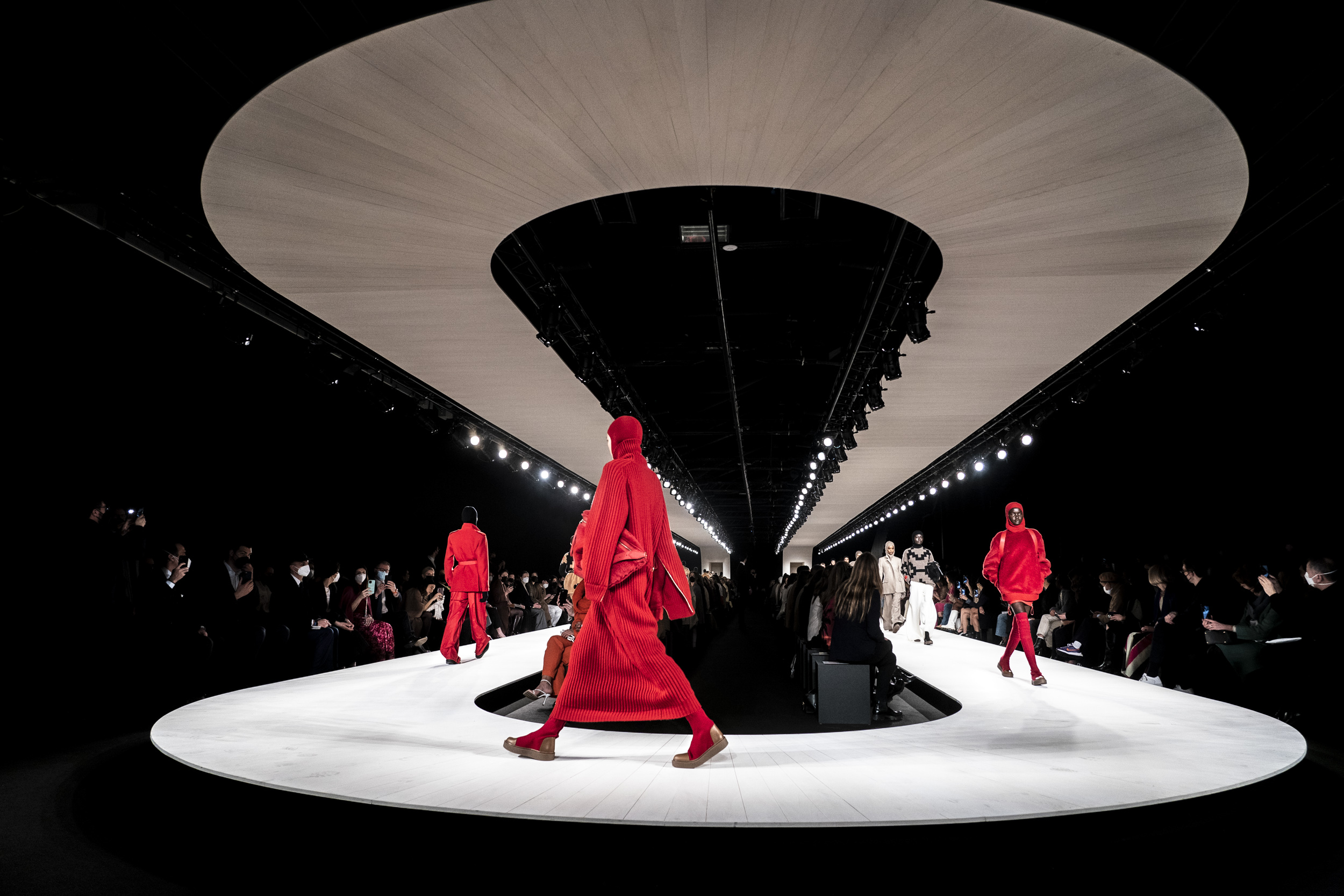 Max Mara Fall 2022 Fashion Show Atmosphere Fashion Show | The Impression