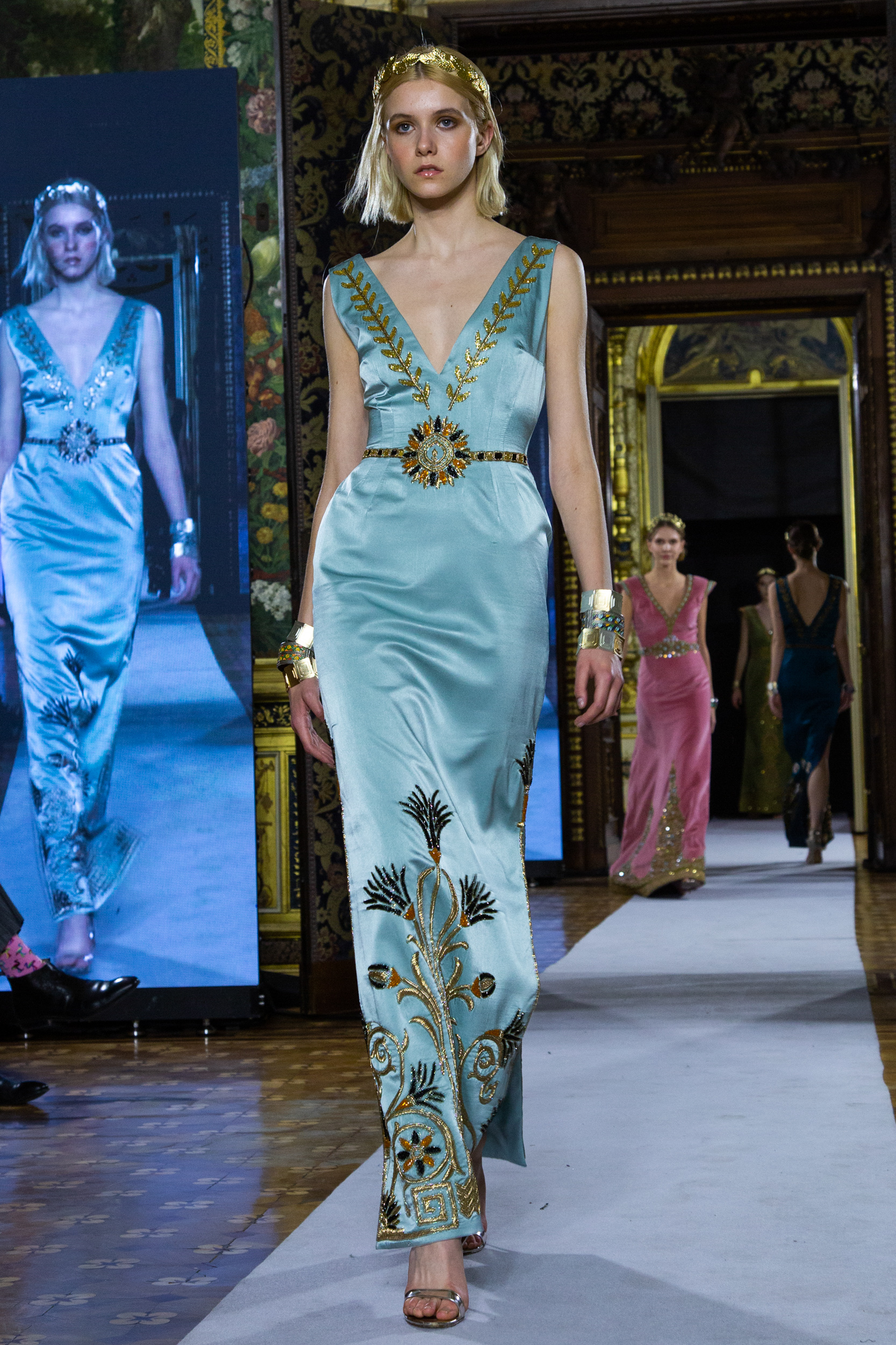 Maison Menouba Fall 2022 Fashion Show 