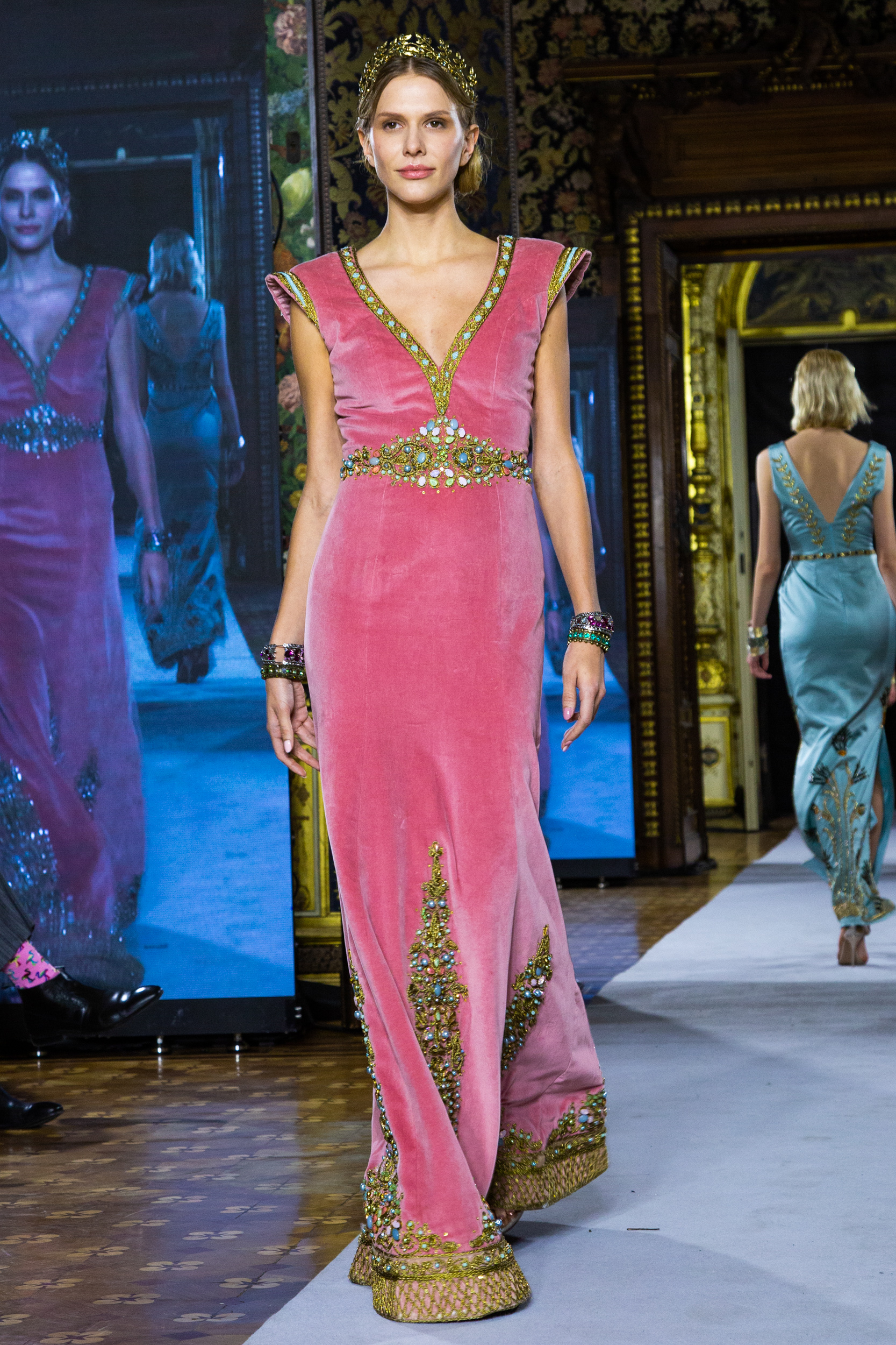 Maison Menouba Fall 2022 Fashion Show 