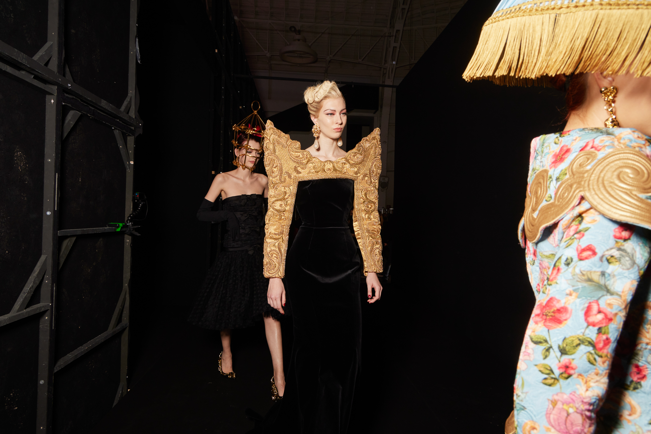 Moschino Fall 2022 Fashion Show Backstage Fashion Show