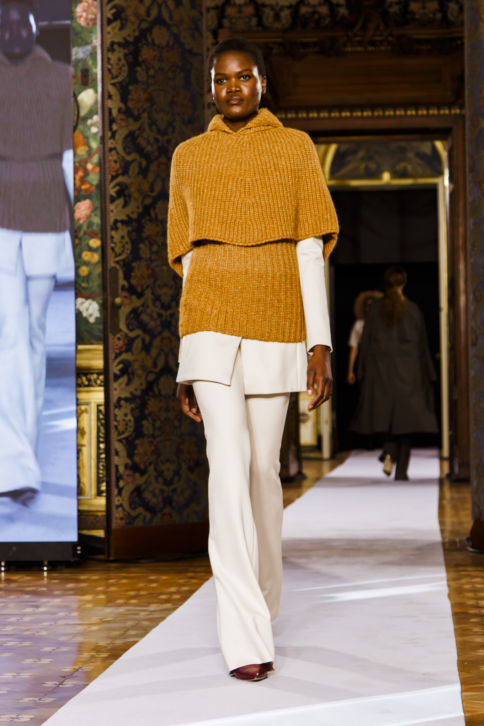 Sophia Nubes Fall 2022 Fashion Show 