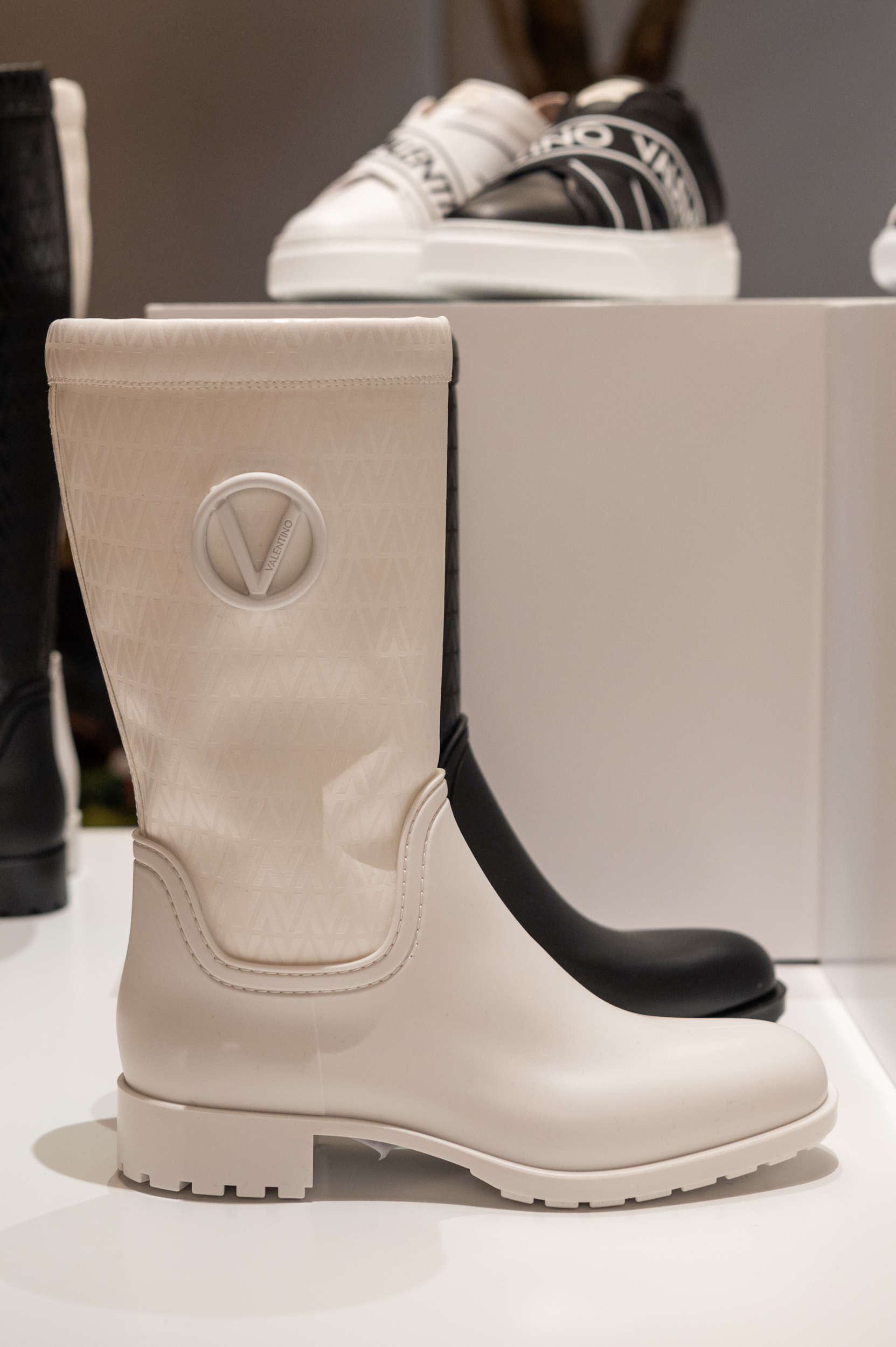 Valentino Shoes Fall 2022 Fashion Show 