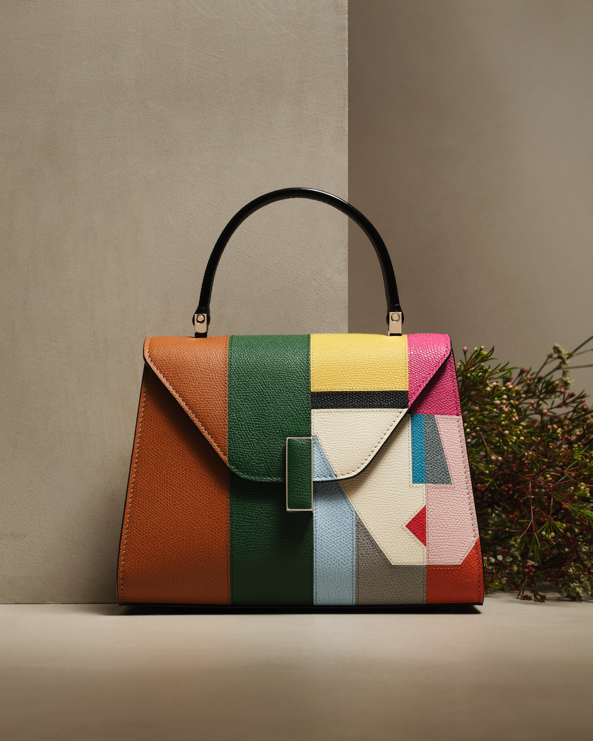 Valextra Fall 2022 Fashion Show 