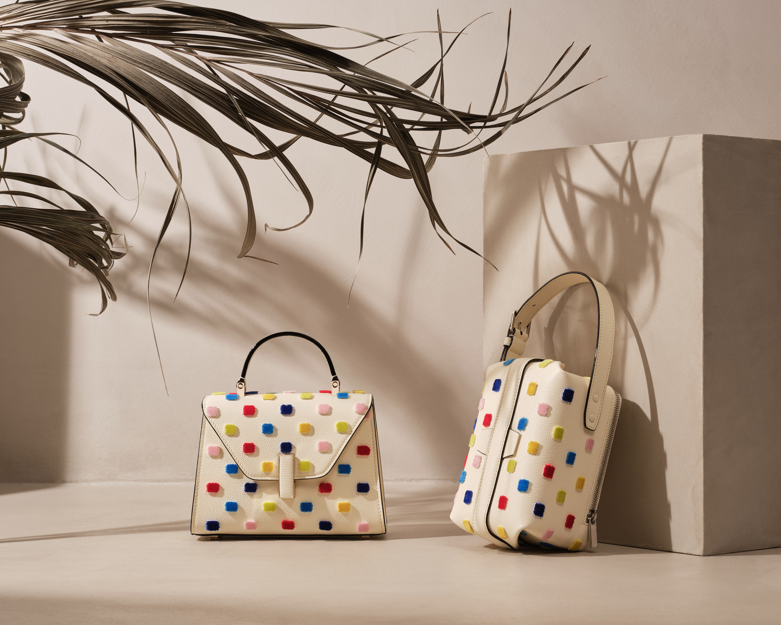 Valextra Fall 2022 Fashion Show 