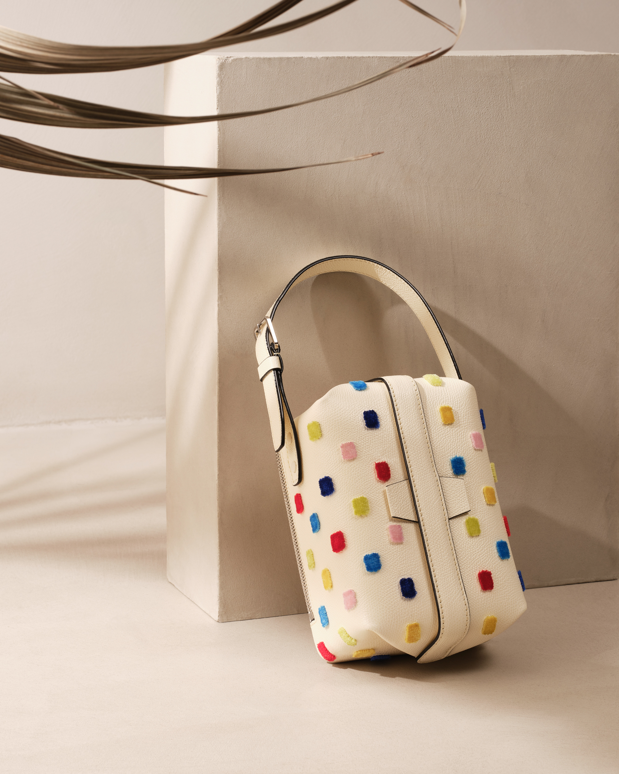 Valextra Fall 2022 Fashion Show 