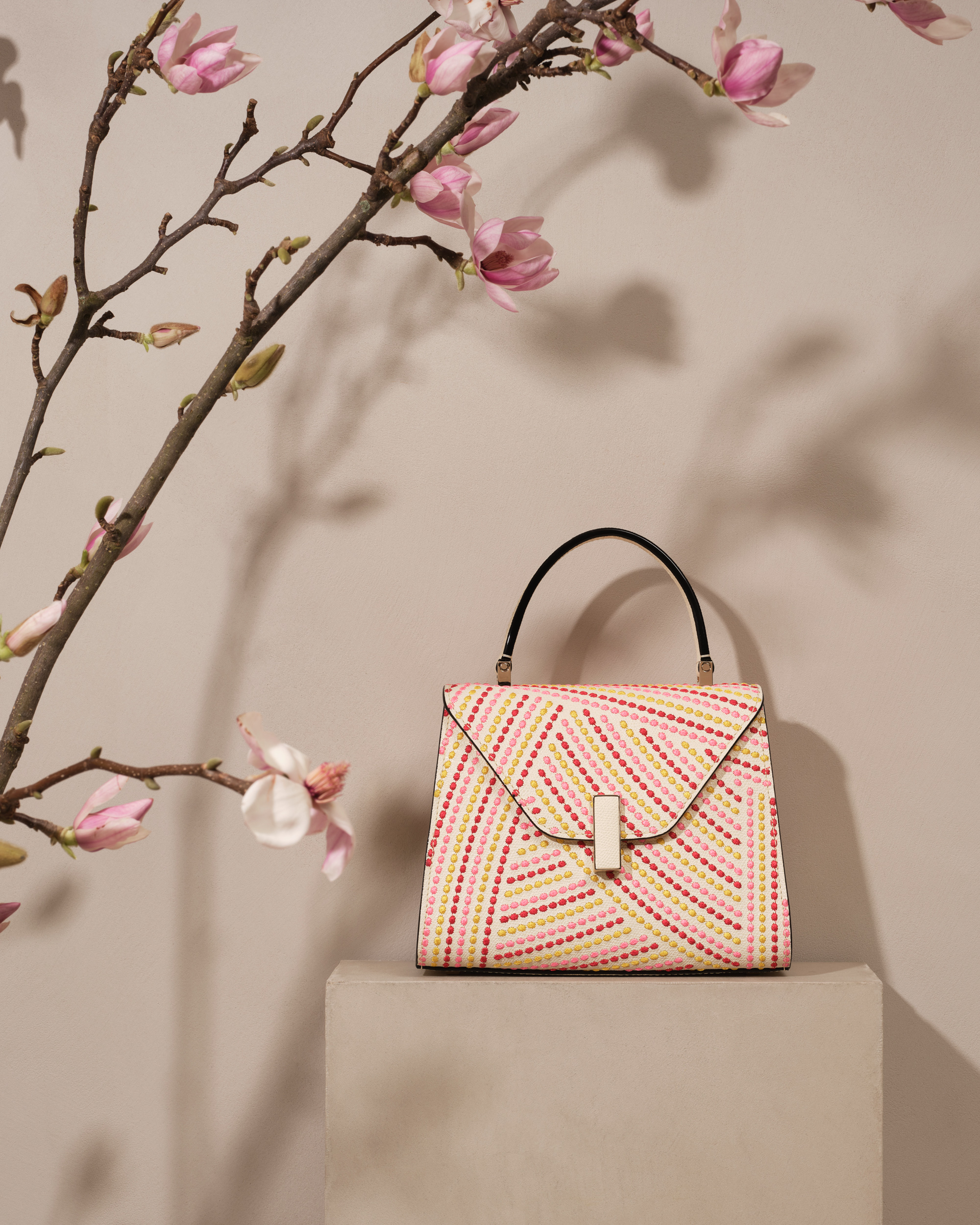 Valextra Fall 2022 Fashion Show 